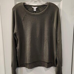 ATHLETA LIGHTWEIGHT SWEATSHIRT HI/LO MEDIUM OLIVE NWOT